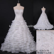 white wedding dress a line skirt and sweet heart neck